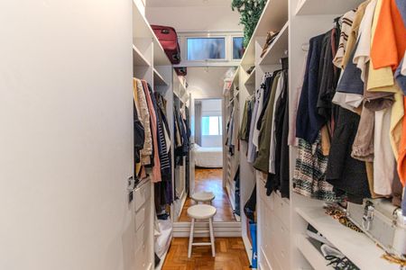 Apartamento para alugar com 180m², 2 quartos e 1 vaga Apartamento para alugar com 180m², 2 quartos e 1 vagaCloset da Suíte