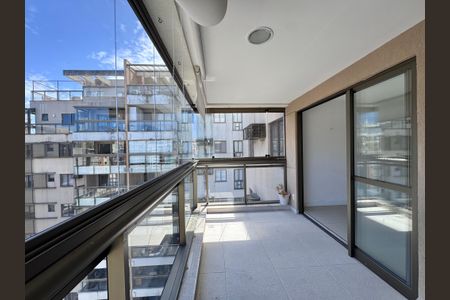 Apartamento para alugar com 82m², 3 quartos e 1 vagaVaranda