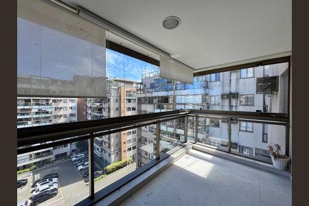 Apartamento para alugar com 82m², 3 quartos e 1 vagaVaranda