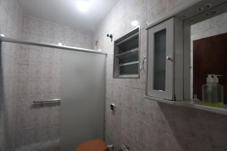 Casa para alugar com 140m², 2 quartos e 5 vagasBanheiro
