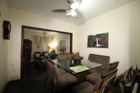 Casa de condomínio à venda com 100m², 6 quartos e 1 vagaSala