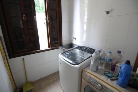 Casa de condomínio à venda com 100m², 6 quartos e 1 vagaÁrea de Serviço