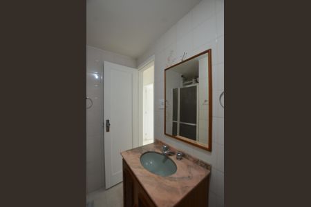 Apartamento para alugar com 62m², 2 quartos e sem vagaBanheiro
