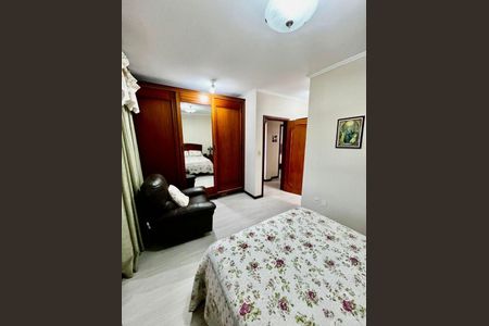 Quarto 1 de apartamento para alugar com 2 quartos, 99m² em Passo d’Areia, Porto Alegre