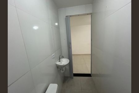 Casa para alugar com 25m², 1 quarto e sem vagaBanheiro