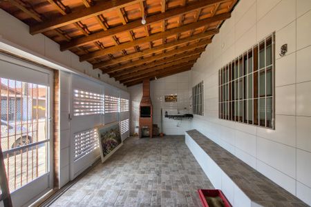 Casa para alugar com 80m², 2 quartos e 1 vagaQuintal