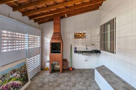 Casa para alugar com 80m², 2 quartos e 1 vagaQuintal