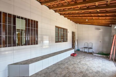 Casa para alugar com 80m², 2 quartos e 1 vagaQuintal
