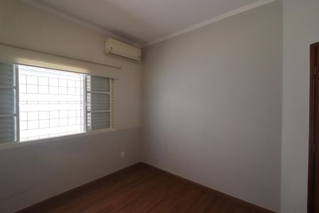 Casa para alugar com 185m², 3 quartos e 3 vagas Casa para alugar com 185m², 3 quartos e 3 vagasQuarto 1