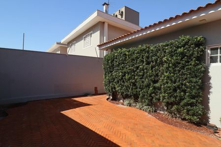 Casa para alugar com 185m², 3 quartos e 3 vagas Casa para alugar com 185m², 3 quartos e 3 vagasQuintal