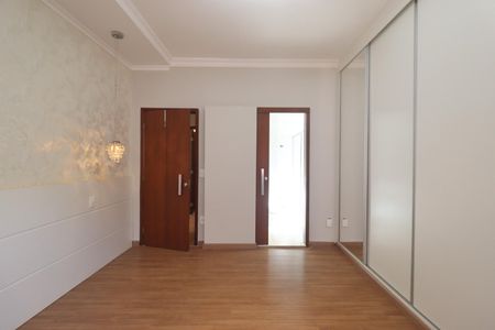 Casa para alugar com 185m², 3 quartos e 3 vagas Casa para alugar com 185m², 3 quartos e 3 vagasQuarto 3