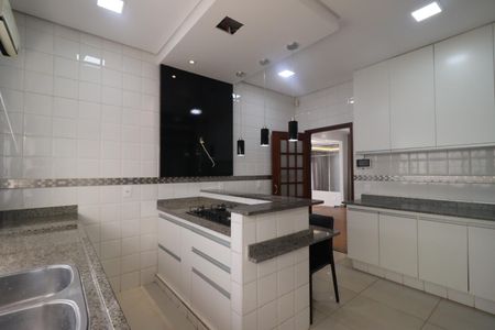 Casa para alugar com 185m², 3 quartos e 3 vagas Casa para alugar com 185m², 3 quartos e 3 vagasCozinha