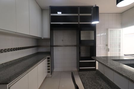 Casa para alugar com 185m², 3 quartos e 3 vagas Casa para alugar com 185m², 3 quartos e 3 vagasCozinha