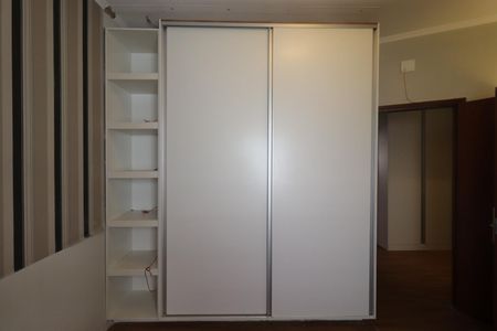 Casa para alugar com 185m², 3 quartos e 3 vagas Casa para alugar com 185m², 3 quartos e 3 vagasQuarto 2