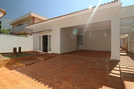 Casa para alugar com 185m², 3 quartos e 3 vagas Casa para alugar com 185m², 3 quartos e 3 vagasGaragem