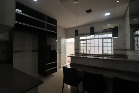 Casa para alugar com 185m², 3 quartos e 3 vagas Casa para alugar com 185m², 3 quartos e 3 vagasCozinha