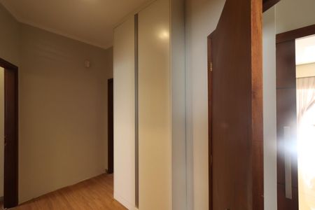 Casa para alugar com 185m², 3 quartos e 3 vagas Casa para alugar com 185m², 3 quartos e 3 vagasRoupeiro