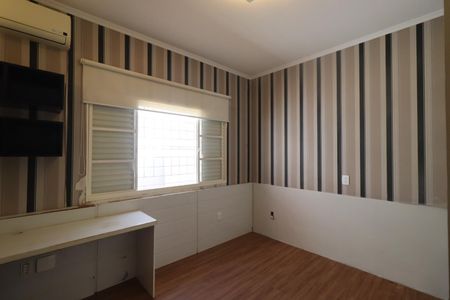 Casa para alugar com 185m², 3 quartos e 3 vagas Casa para alugar com 185m², 3 quartos e 3 vagasQuarto 2