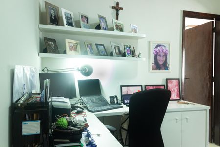 Casa à venda com 165m², 1 quarto e 1 vagaEscritório