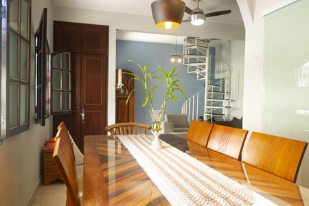 Casa à venda com 165m², 1 quarto e 1 vagaSala