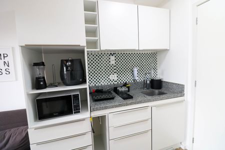 Sala / Cozinha de kitnet/studio para alugar com 1 quarto, 32m² em Santo Amaro, São Paulo