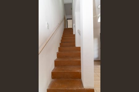 Casa para alugar com 60m², 2 quartos e sem vagaEscada