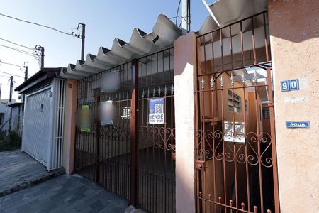Casa à venda com 110m², 3 quartos e 1 vaga Casa à venda com 110m², 3 quartos e 1 vagaFachada