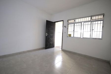 Casa à venda com 110m², 3 quartos e 1 vaga Casa à venda com 110m², 3 quartos e 1 vagaSala