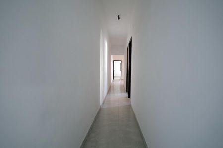 Casa à venda com 110m², 3 quartos e 1 vaga Casa à venda com 110m², 3 quartos e 1 vagaCorredor