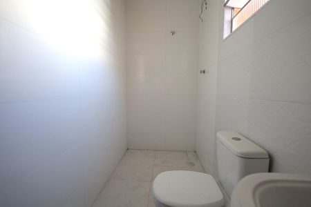 Casa à venda com 110m², 3 quartos e 1 vaga Casa à venda com 110m², 3 quartos e 1 vagaBanheiro