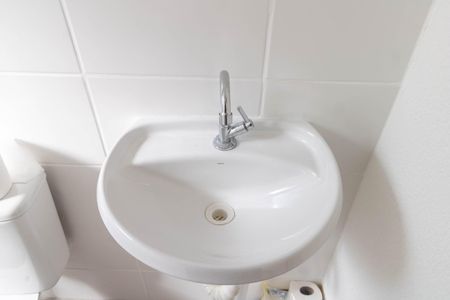 Banheiro de apartamento para alugar com 2 quartos, 45m² em Campo Grande, Rio de Janeiro