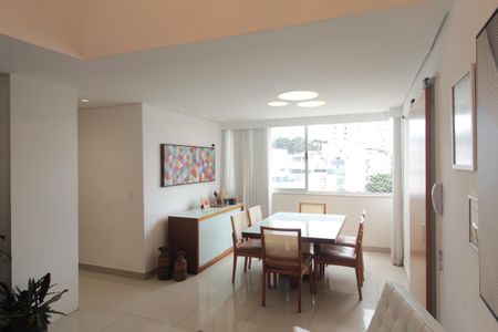 Apartamento à venda com 174m², 3 quartos e 3 vagasSala de Estar