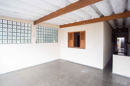 Casa à venda com 131m², 3 quartos e 2 vagasVaranda