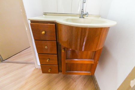 Casa de condomínio para alugar com 58m², 2 quartos e 1 vaga Casa de condomínio para alugar com 58m², 2 quartos e 1 vagaBanheiro