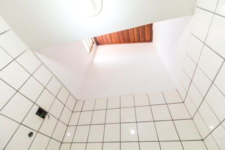 Casa de condomínio para alugar com 58m², 2 quartos e 1 vaga Casa de condomínio para alugar com 58m², 2 quartos e 1 vagaBanheiro