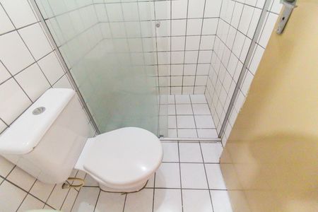 Casa de condomínio para alugar com 58m², 2 quartos e 1 vaga Casa de condomínio para alugar com 58m², 2 quartos e 1 vagaBanheiro