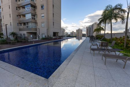 Apartamento à venda com 194m², 4 quartos e 3 vagasÁrea comum - Piscina