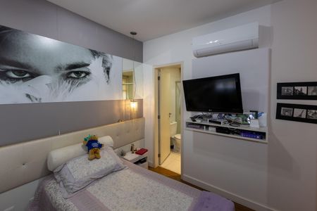 Apartamento à venda com 194m², 4 quartos e 3 vagasSuíte 2