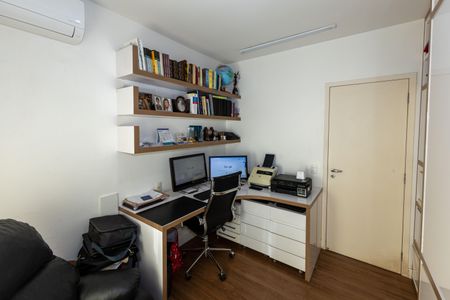 Apartamento à venda com 194m², 4 quartos e 3 vagasEscritório