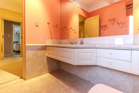 Apartamento à venda com 380m², 2 quartos e 2 vagasLavabo