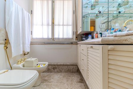 Apartamento à venda com 380m², 2 quartos e 2 vagasBanheiro da Suíte 1