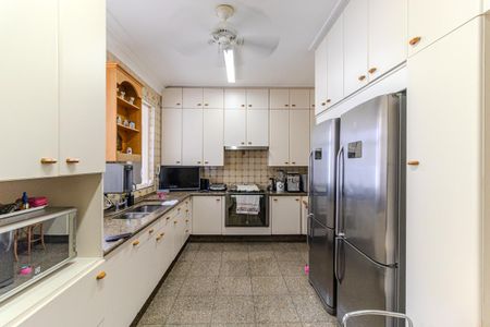 Apartamento à venda com 380m², 2 quartos e 2 vagasCozinha 2
