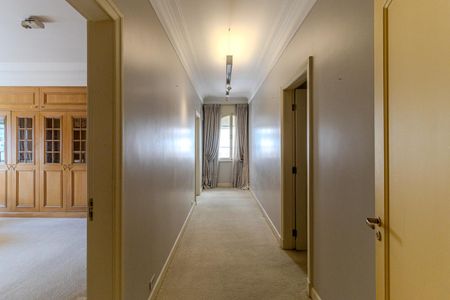 Apartamento à venda com 380m², 2 quartos e 2 vagasCorredor da Suíte 2