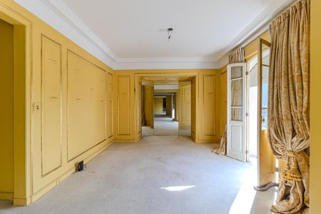 Apartamento à venda com 380m², 2 quartos e 2 vagasSala