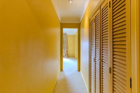 Apartamento à venda com 380m², 2 quartos e 2 vagasCorredor