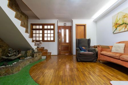 Casa à venda com 300m², 2 quartos e 2 vagas Casa à venda com 300m², 2 quartos e 2 vagasSala