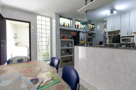 Casa à venda com 300m², 2 quartos e 2 vagas Casa à venda com 300m², 2 quartos e 2 vagasCozinha