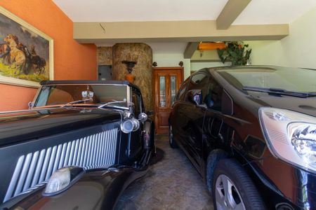 Casa à venda com 300m², 2 quartos e 2 vagas Casa à venda com 300m², 2 quartos e 2 vagasGaragem