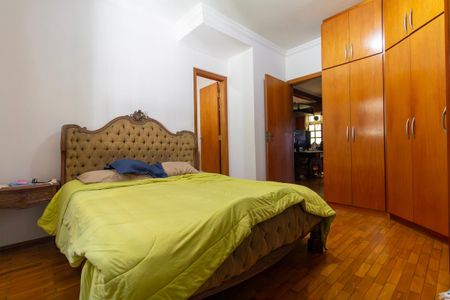 Casa à venda com 300m², 2 quartos e 2 vagas Casa à venda com 300m², 2 quartos e 2 vagasQuarto 1