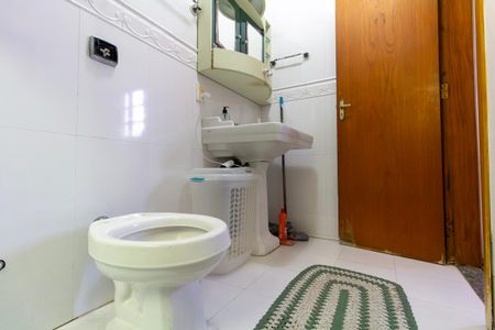 Casa à venda com 300m², 2 quartos e 2 vagas Casa à venda com 300m², 2 quartos e 2 vagasBanheiro 2